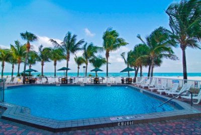 Grand Plaza Beachfront Resort Hotel - Swimming Pool Overlooking The Beach & Gulf Of Mexico