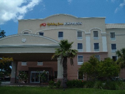 Holiday Inn Express & Suites