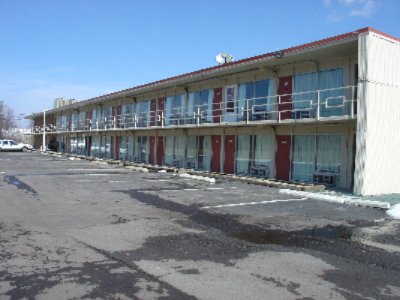 Econo Lodge of Lima - Out Side Look