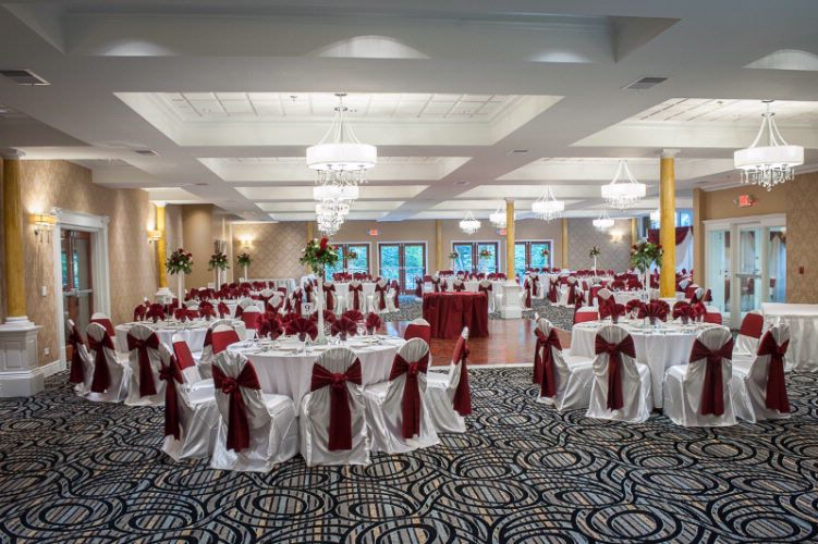 The Oaks Hotel & Conference Center - 