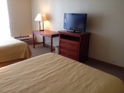 The Oaks Hotel & Conference Center - Newly Renovated Mr. B's Bar & Grill