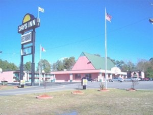 Days Inn Fayetteville / Ft. / Bragg - 