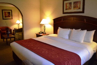 Quality Suites at Evergreen Parkway - 