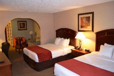 Quality Suites at Evergreen Parkway - 
