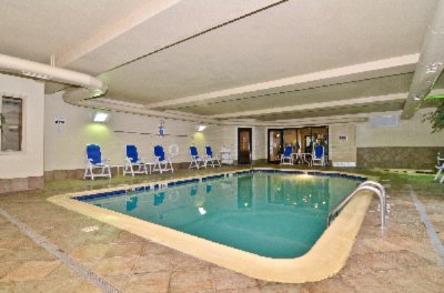 Quality Suites at Evergreen Parkway - 