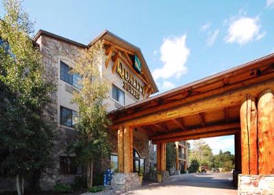 Quality Suites at Evergreen Parkway - 