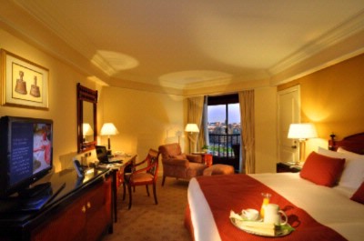 Business Room With King Size Bed