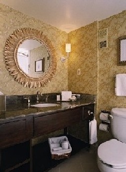 Charleston Riverview Hotel - Newly Renovated Bathroom