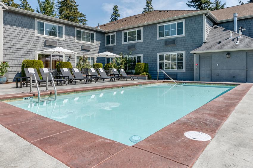 Best Western Wesley Inn & Suites - Fireplace Rooms & Suites Available