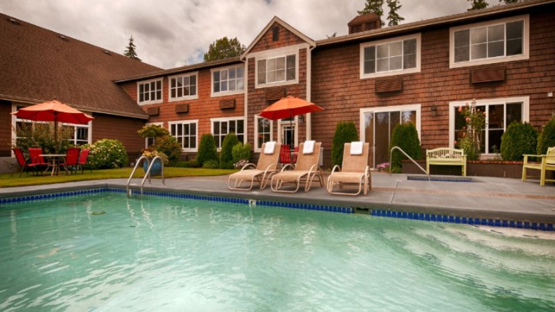 Best Western Wesley Inn & Suites - Golf Packages For 3 Championship Courses