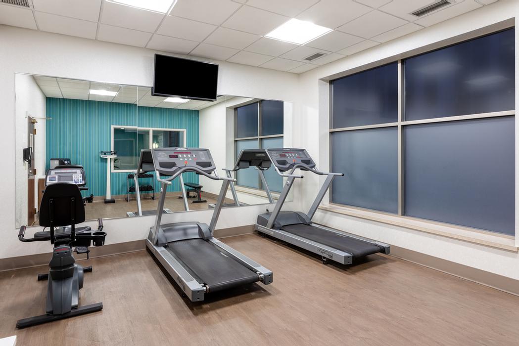 Holiday Inn Express - 