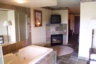 Comfort Inn & Suites - Honeymoon Suite