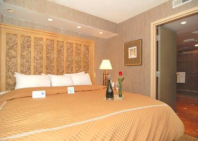 Comfort Inn & Suites Oceanfront - Vip Suite King Bedroom