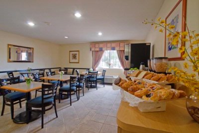 Best Western Mission Bay Inn by Seaworld - Complimentary Deluxe Continental Breakfast