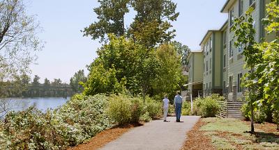 Holiday Inn Express by The River - A River Walking Trail Leads To City Center Directly From The Hotel
