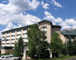 La Quinta Inn & Suites - 