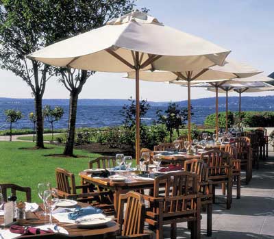 Woodmark Hotel Yacht Club & Spa - Lakeside Patio Dining