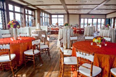 Charleston Harbor Resort & Marina - The Reel Bar & Grille