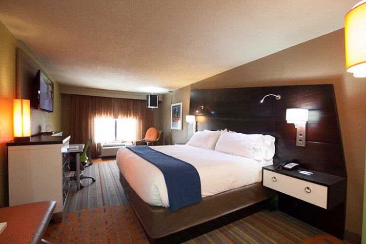 Holiday Inn Express Atlanta / Smyrna Cobb Galleria - 