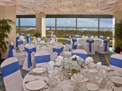 Shell Island Oceanfront Suites - 