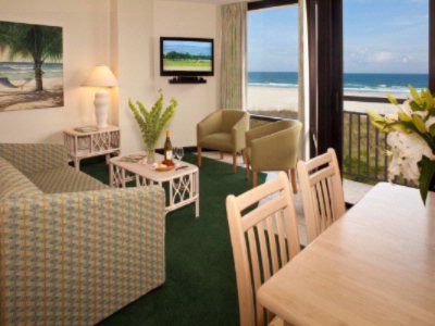 Shell Island Oceanfront Suites - 