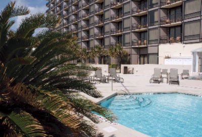 Shell Island Oceanfront Suites - 