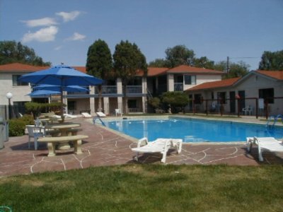 Rodeway Inn & Suites - 
