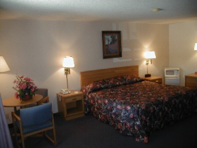 Rodeway Inn & Suites - 