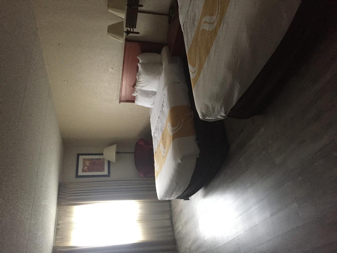 Clubhouse Inn & Suites Hotel - Hot Tub