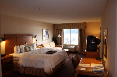 Hampton Inn & Suites - 