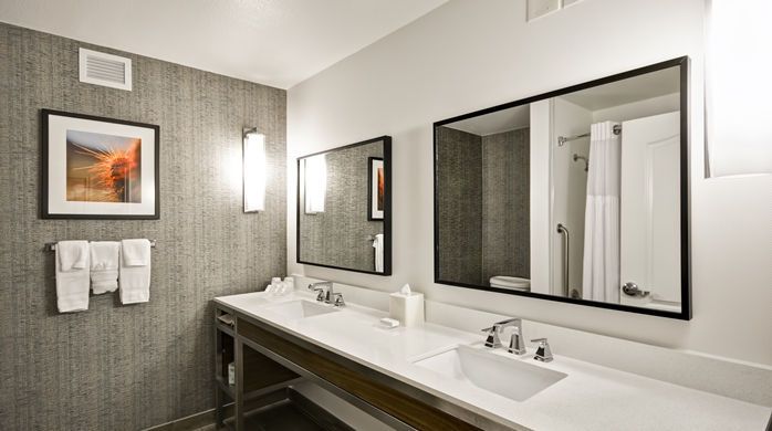 Hilton Garden Inn - 