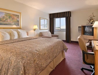 Ramada Fairview Heights - 