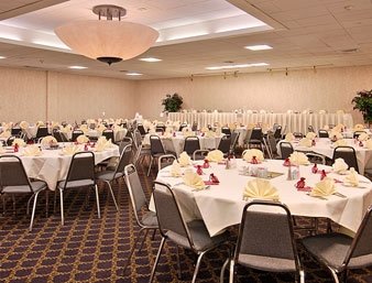 Ramada Fairview Heights - 