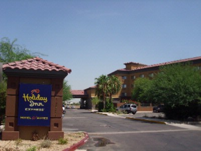 Holiday Inn Express Hotel & Suites - 