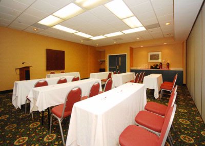 Comfort Suites Laurel Lakes - Meeting Room-classroom Style