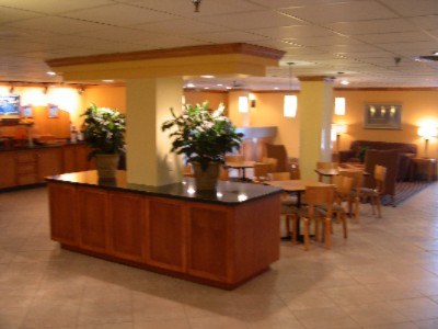 Holiday Inn Express University of Arkansas Area - Lobby