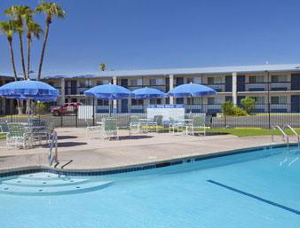 Howard Johnson Inn - 