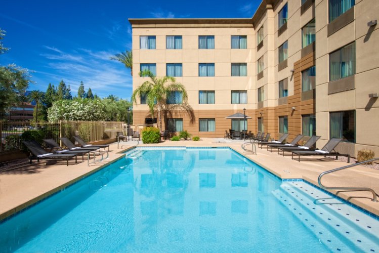 Hampton Inn Phoenix Airport North - Our Friendly Staff Will Welcome You Into Our Hotel