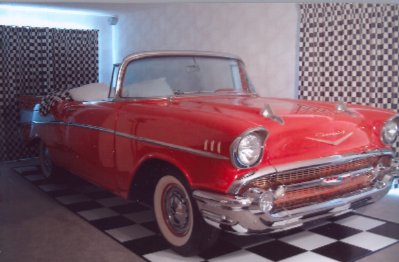Express Suites Riverport Inn - '57 Chevy