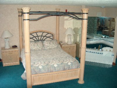 Express Suites Riverport Inn - Roman Bath