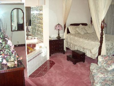 Express Suites Riverport Inn - Victorian