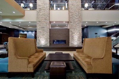 Holiday Inn Executive Center - 