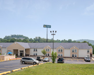 Comfort Inn & Suites - Monongahela Suite