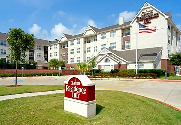 Residence Inn Austin North - Exterior Close-up View