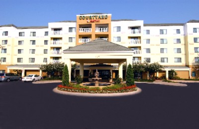 Courtyard By Marriott Greenville
