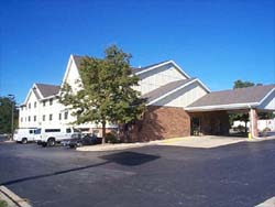 Alton Super 8 - Outside Building