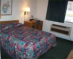 Alton Super 8 - Single Bedded Room With Recliner