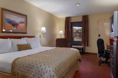 Ramada West Memphis - Guest Room