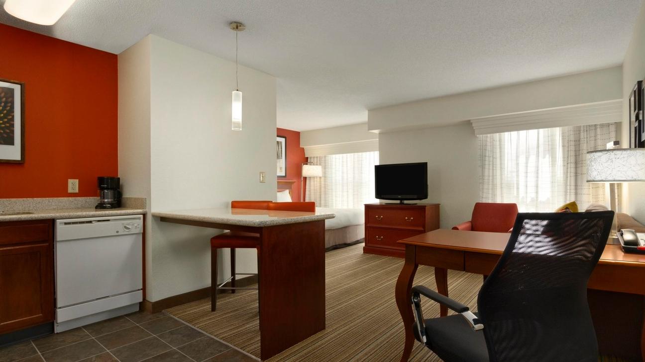 Residence Inn Charleston Airport - Kitchen