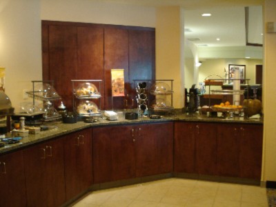 Springhill Suites by Marriott - Enjoy A Complemetry Full Breakfast Buffet Everymorning.